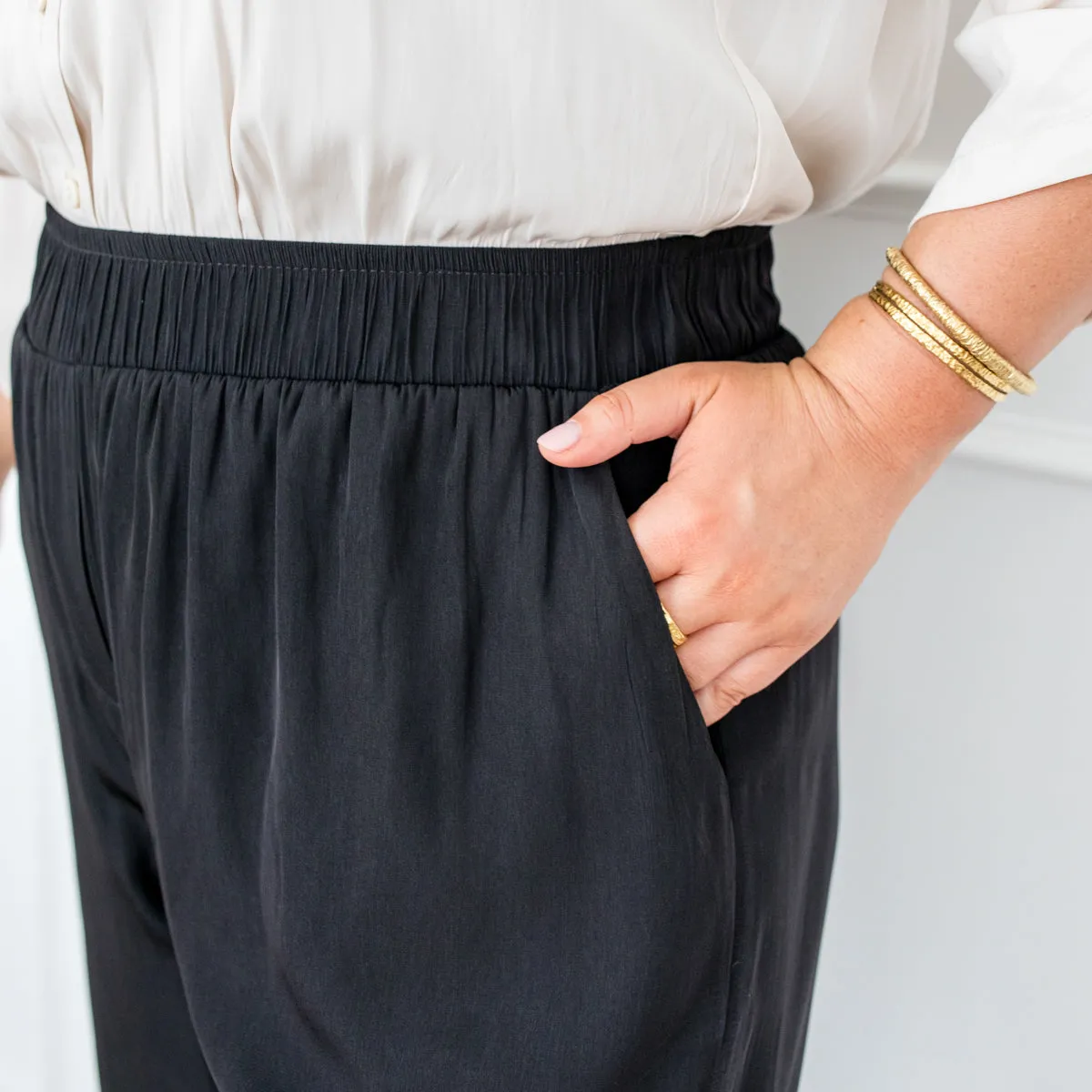 Cecile relaxed technical pant - black