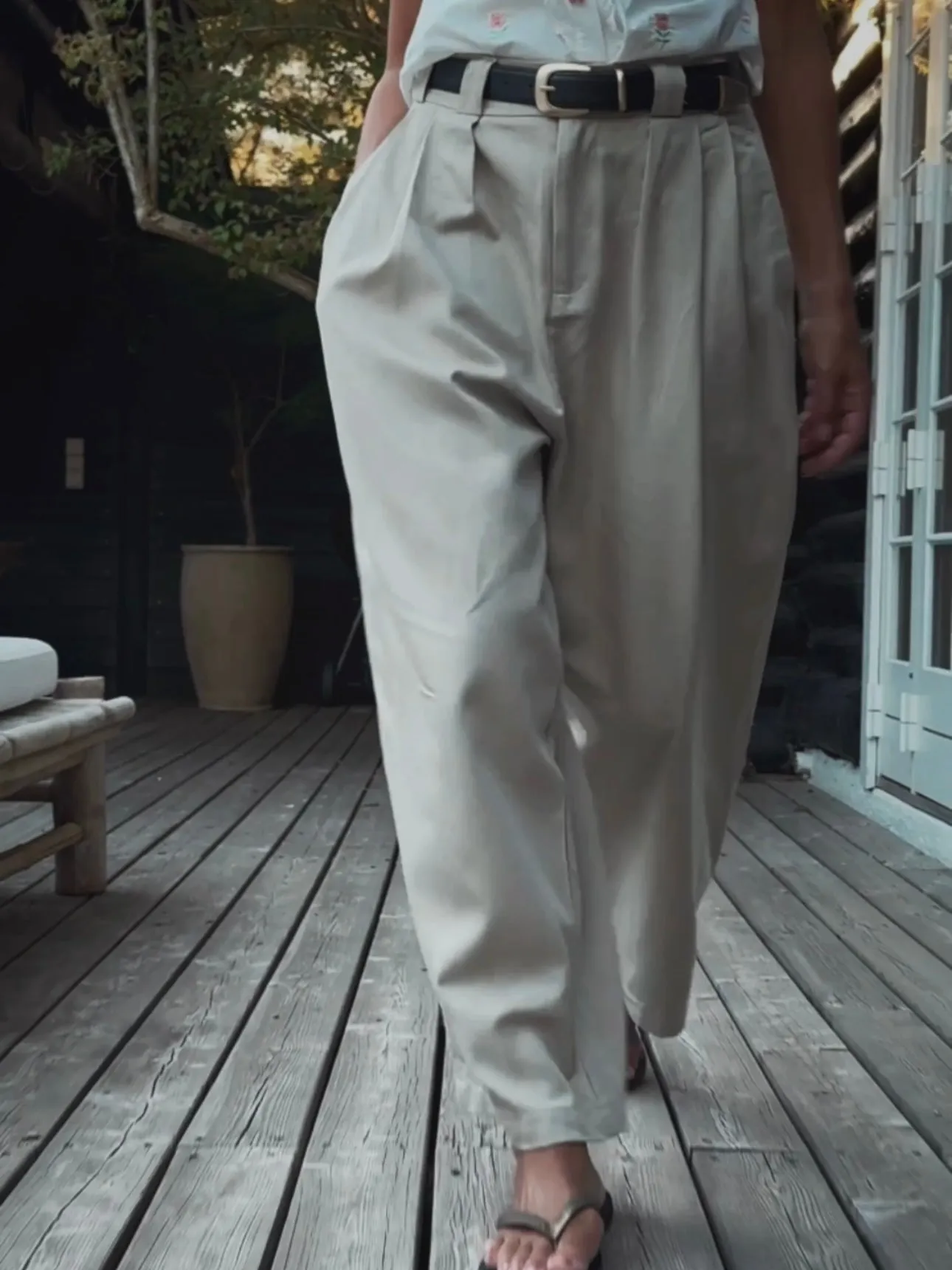 LOOSE CHINO WITH BELT - LIGHT SAND