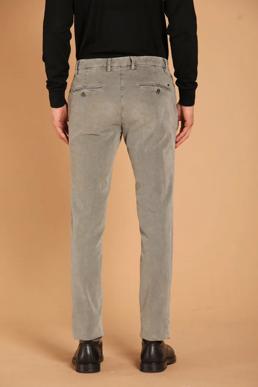 Milano Essential pantalone chino uomo in gabardina stretch special washing extra slim fit