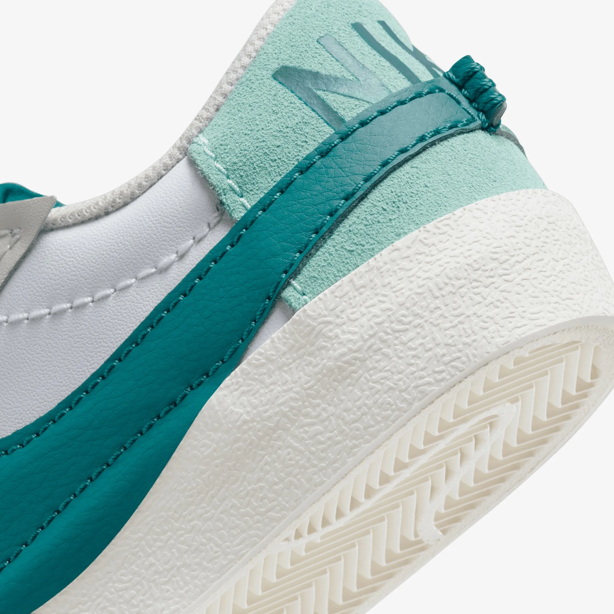 Nike | WMN'S BLAZER LOW '77 JUMBO { SUMMIT WHITE/GEODE TEAL-SEA GLASS