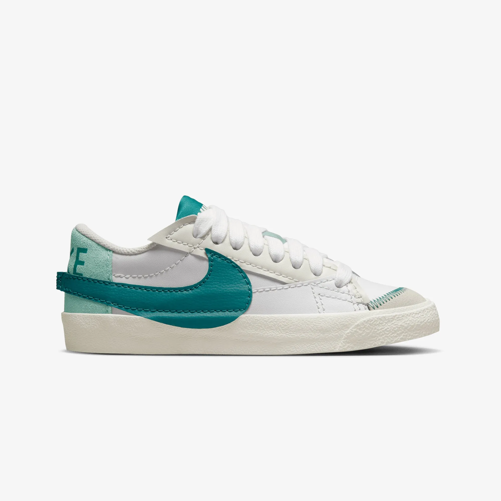 Nike | WMN'S BLAZER LOW '77 JUMBO { SUMMIT WHITE/GEODE TEAL-SEA GLASS