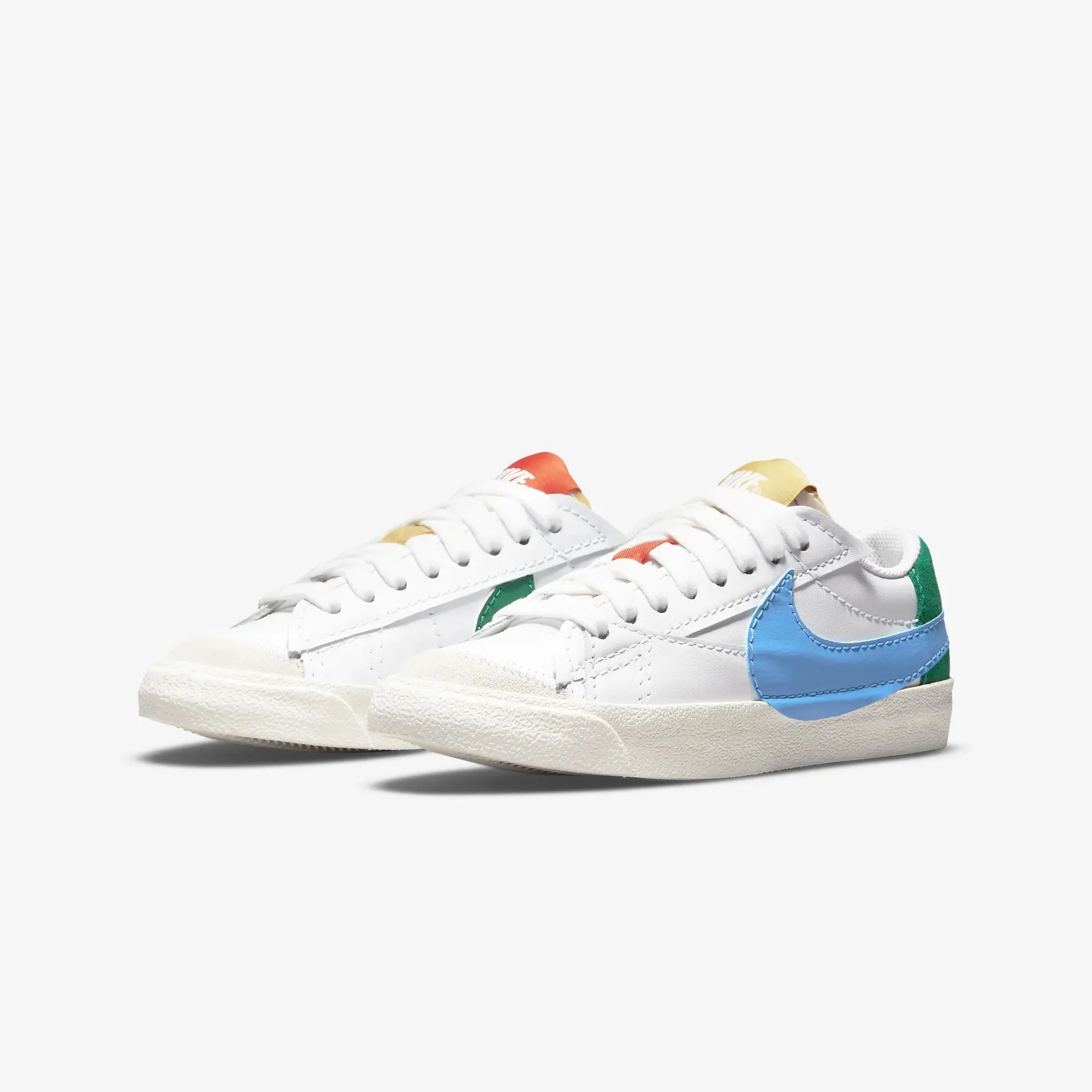 Nike | WMN'S BLAZER LOW '77 JUMBO { WHITE/MALACHITE-UNIVERSITY BLUE
