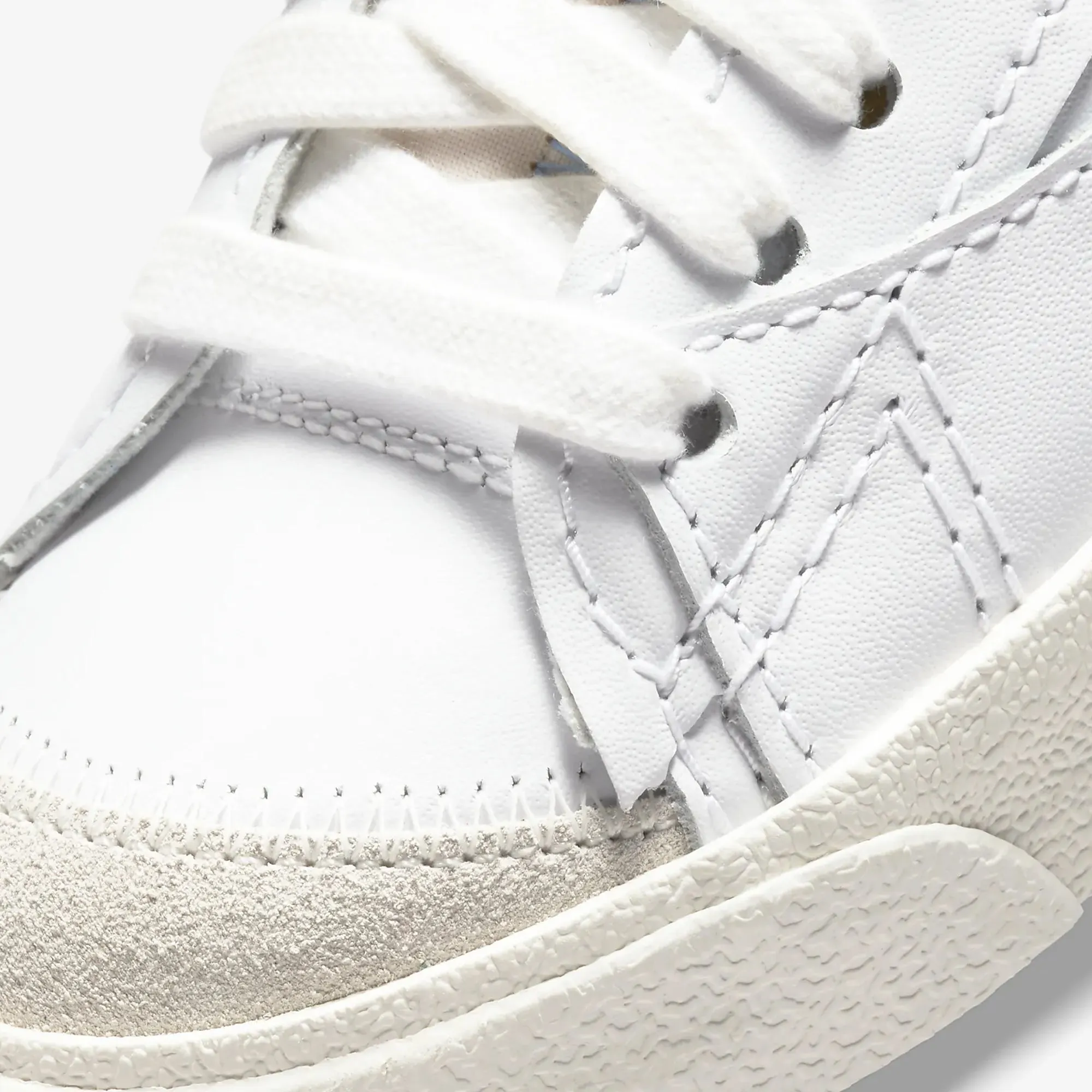 Nike | WMN'S BLAZER LOW '77 JUMBO { WHITE/MALACHITE-UNIVERSITY BLUE