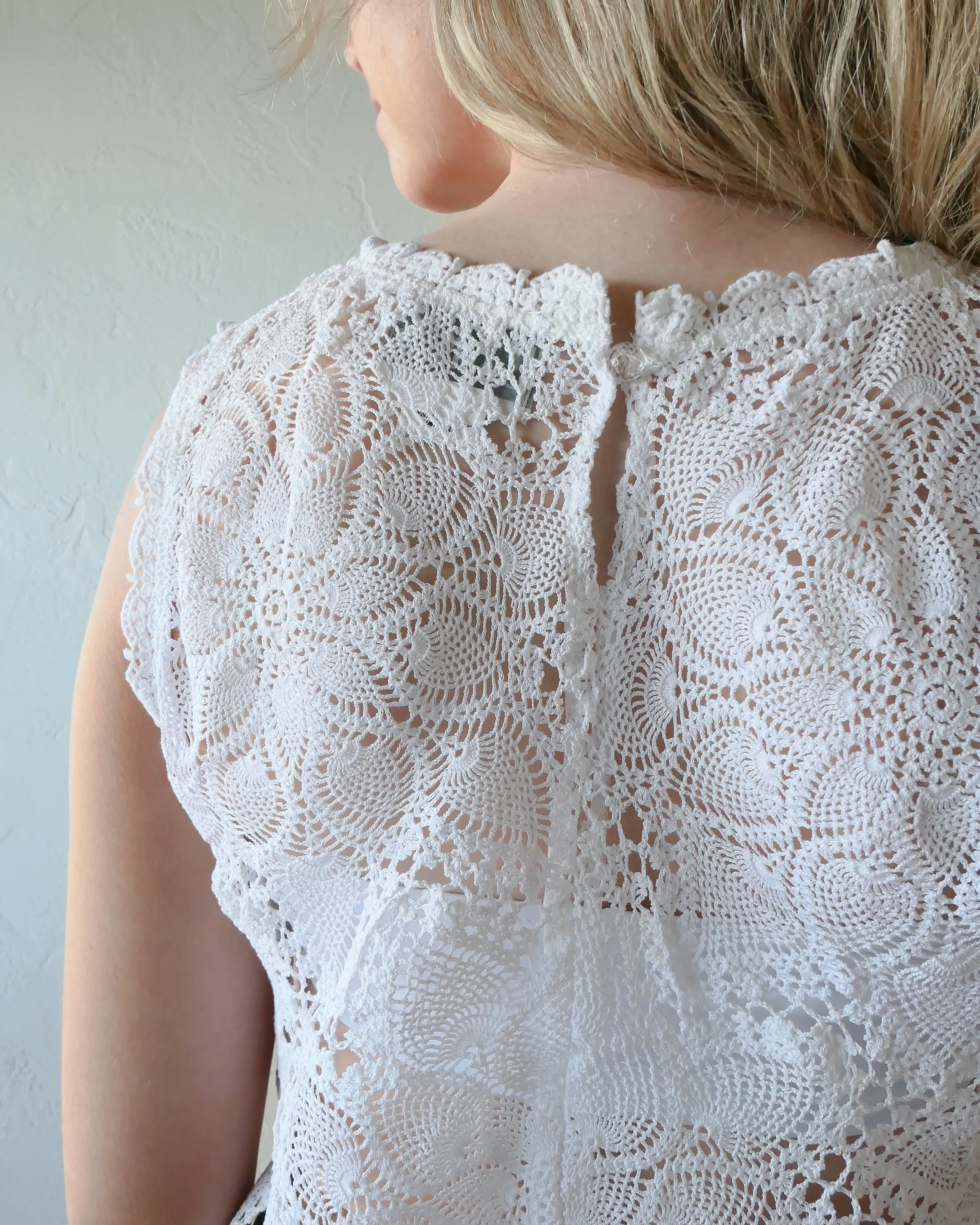 Peace Lotus Crop Tank Top in Natural