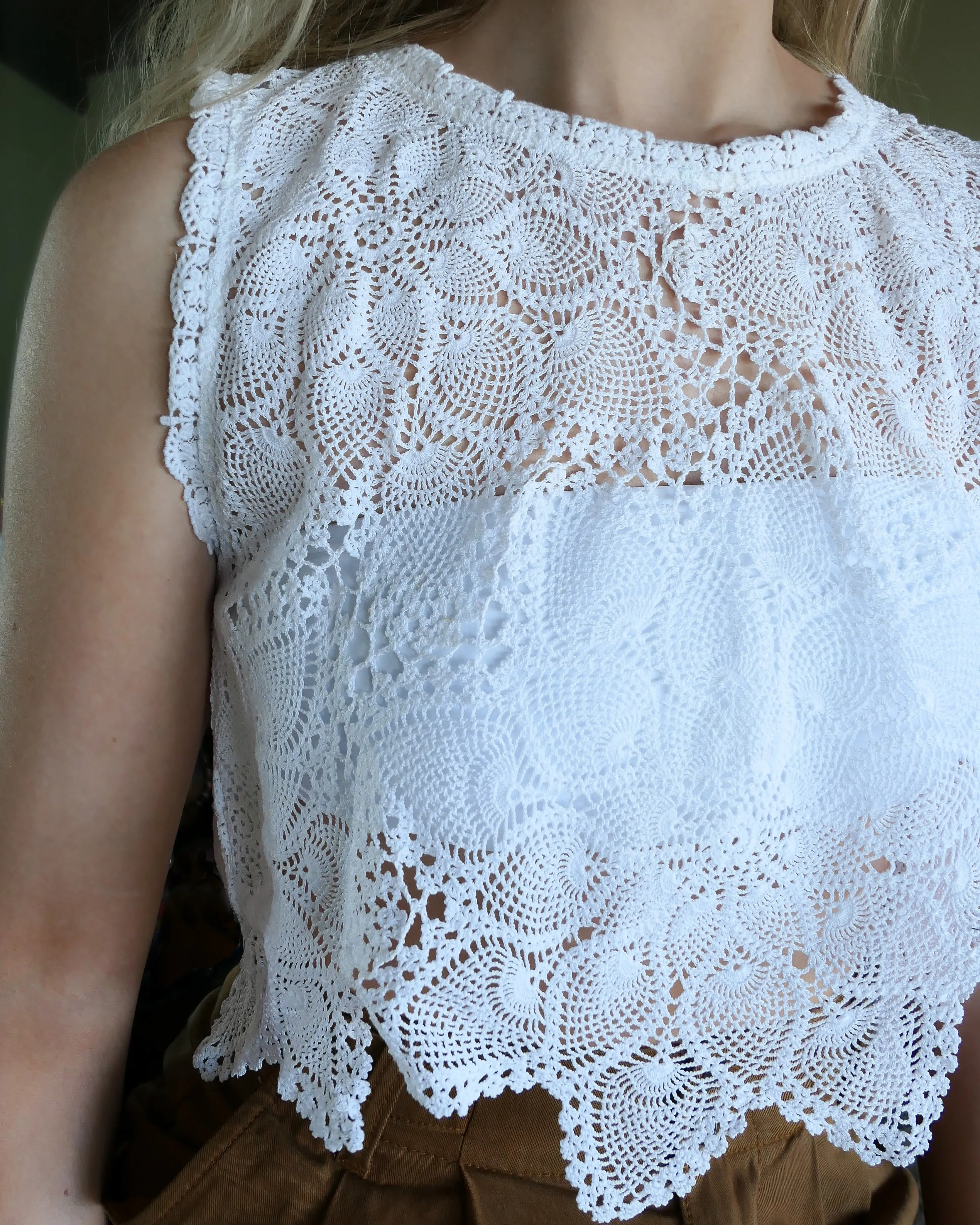 Peace Lotus Crop Tank Top in Natural