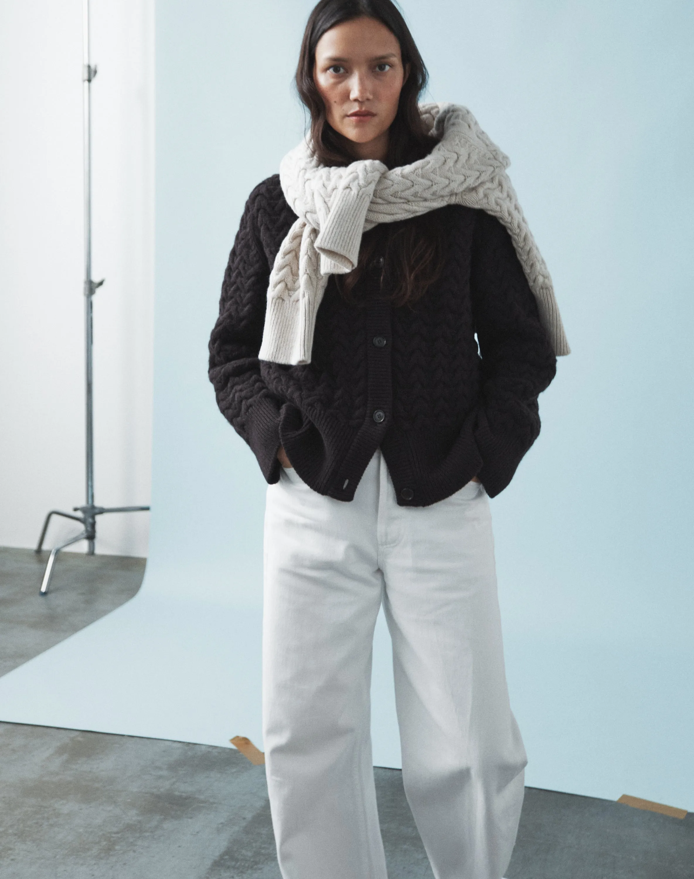 The BORDER CABLE Cardigan - Carob
