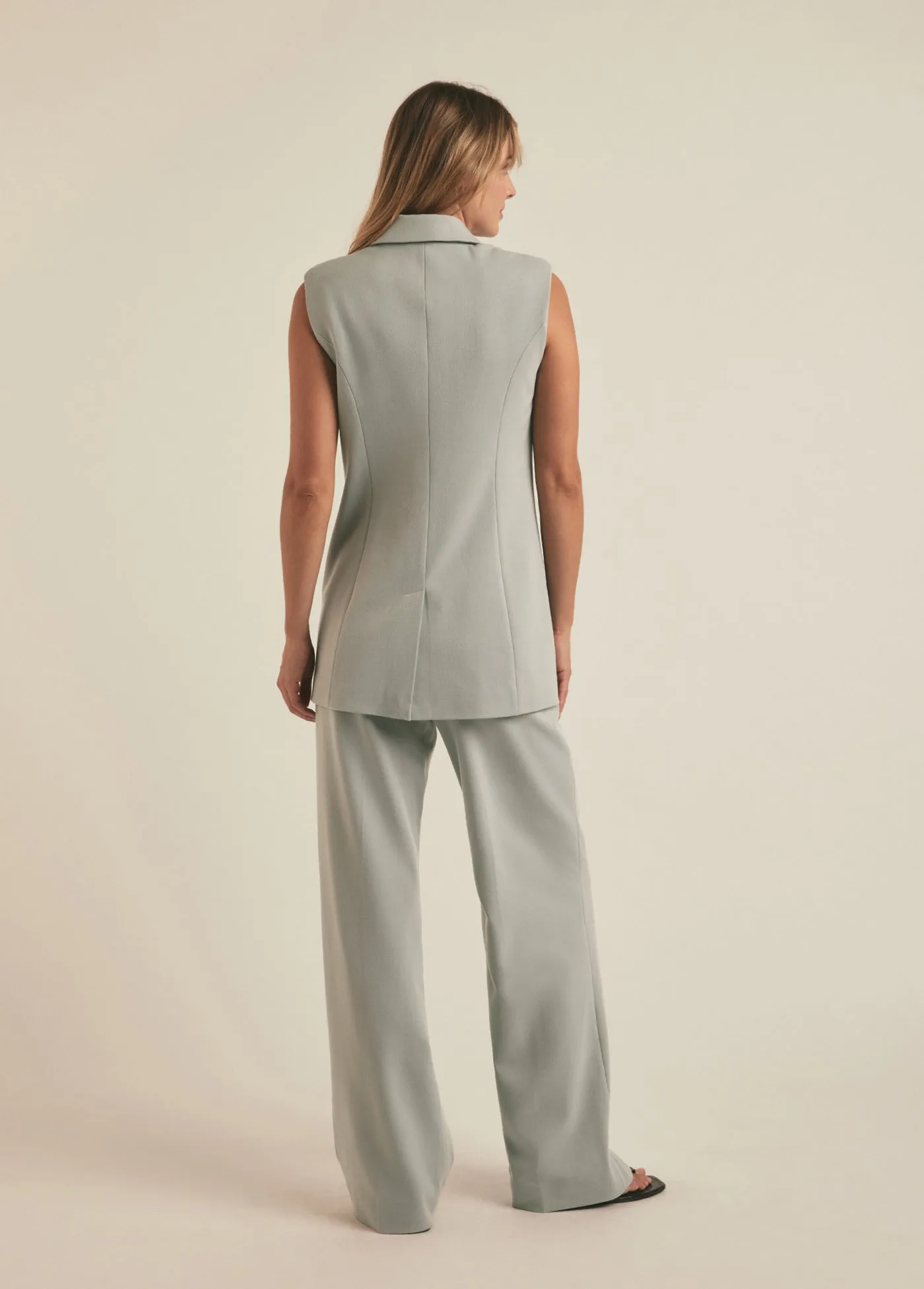 THE NADINE SLEEVELESS BLAZER