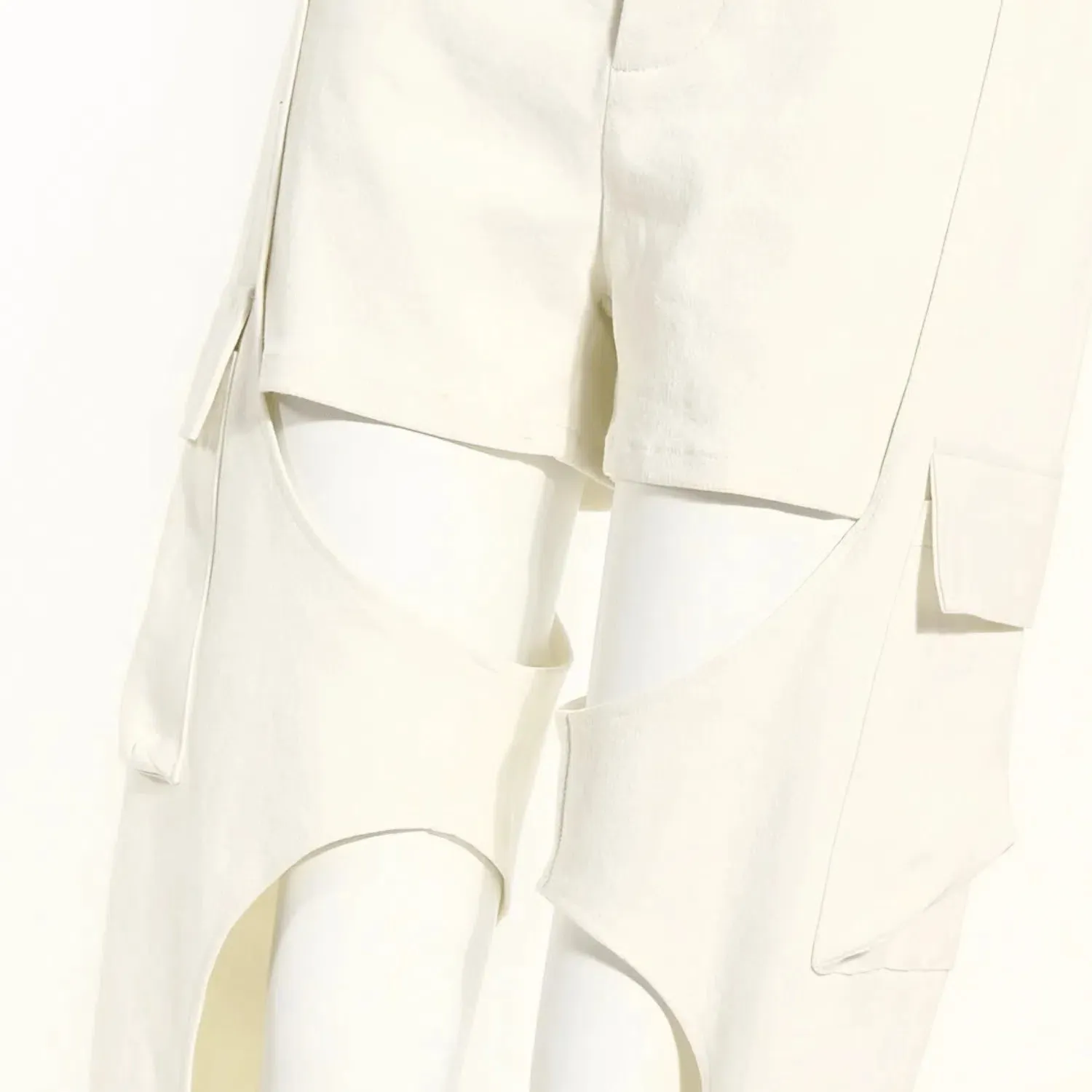 Velith – Layered design – Tapered pants