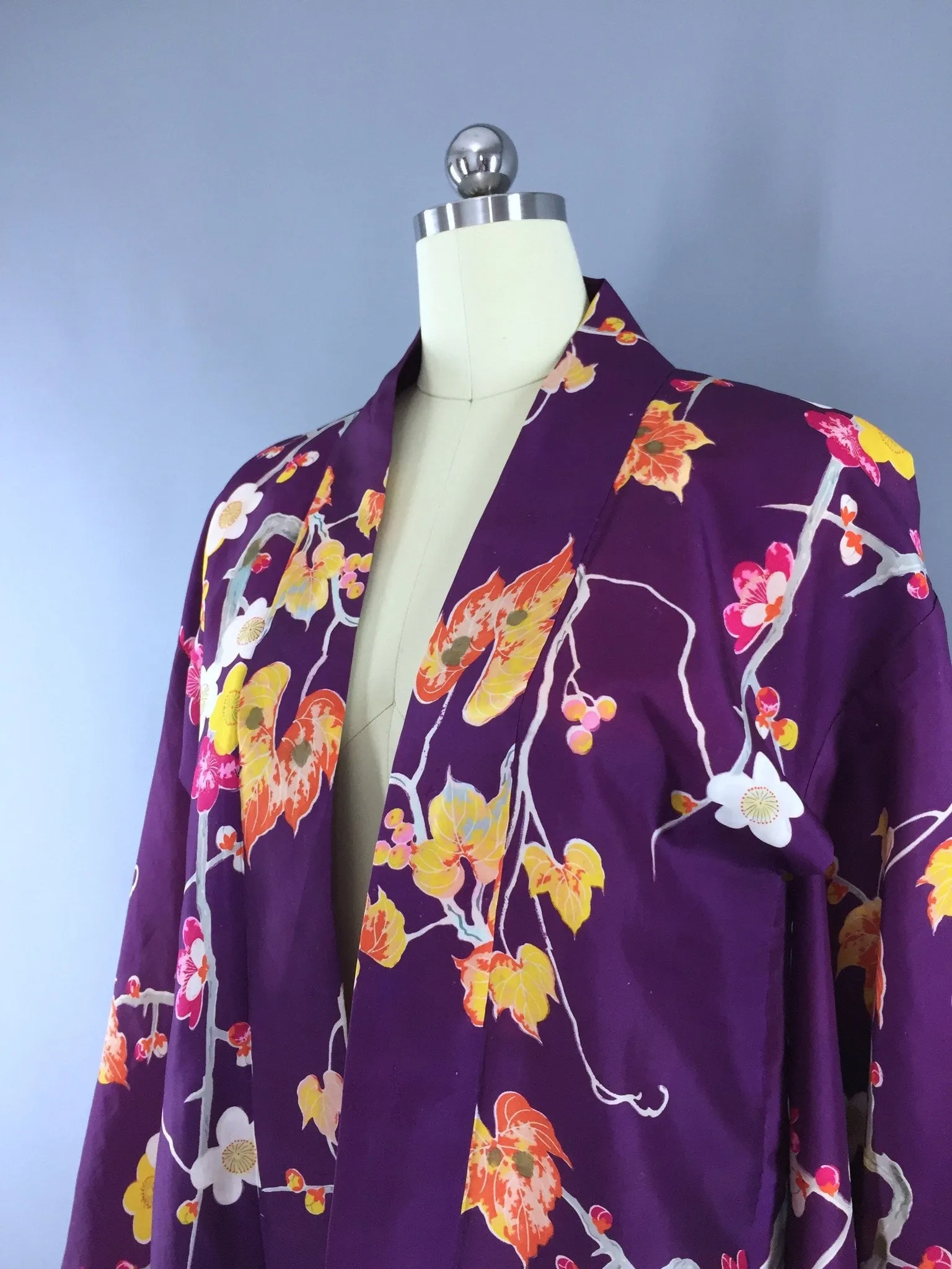 Vintage 1920s Silk Haori Kimono Cardigan / Purple Floral Print