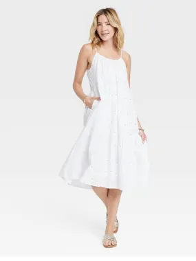 Women's Floral Embroidered Eyelet Tiered Dress,White