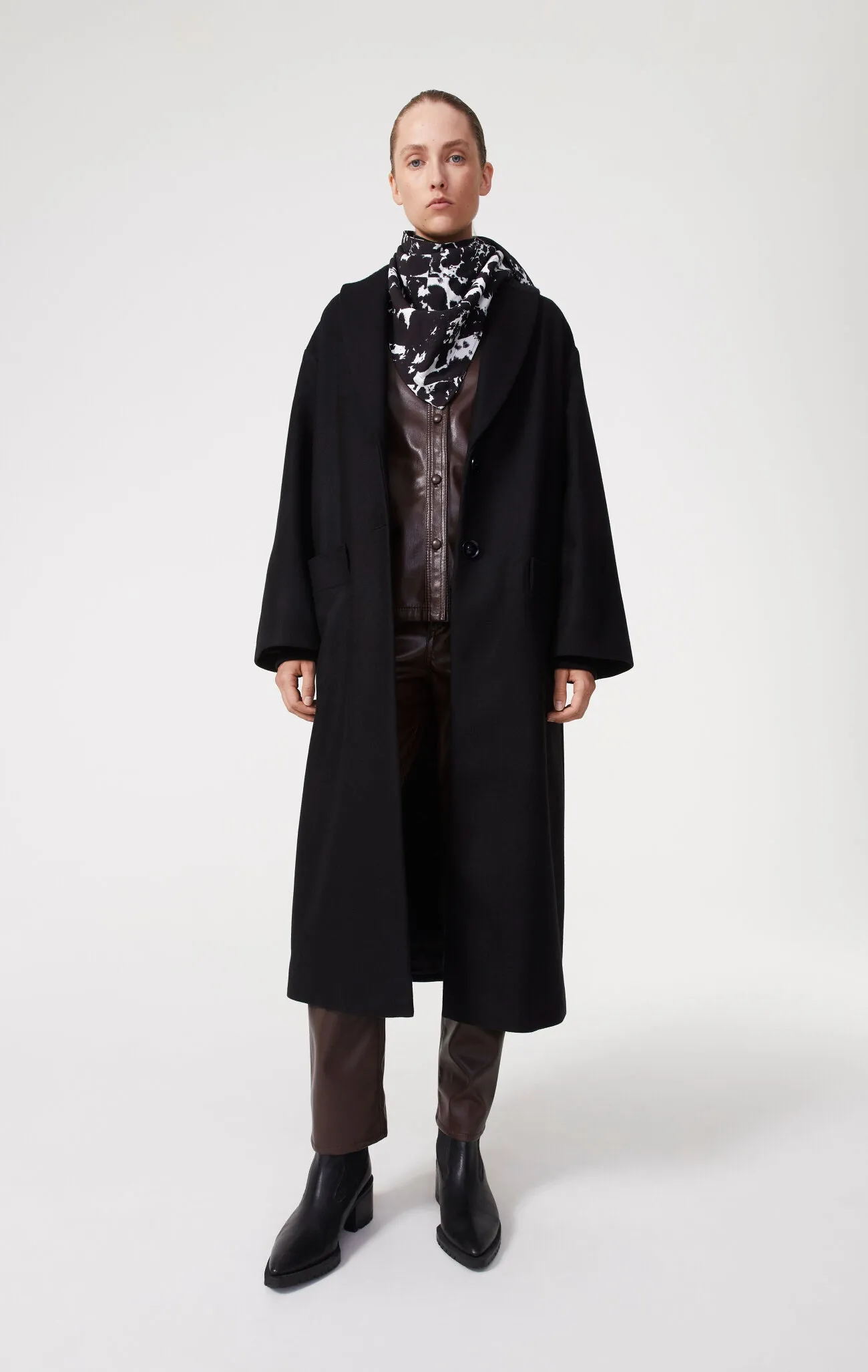 WOOL MADDOX COAT